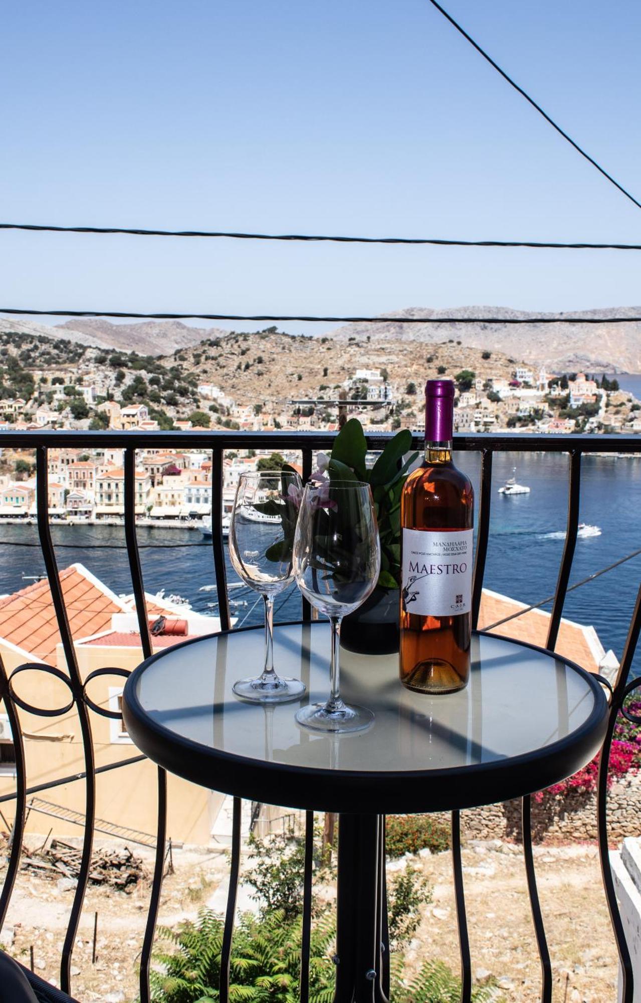 Apartamento Duchess Harbour View Symi Exterior foto